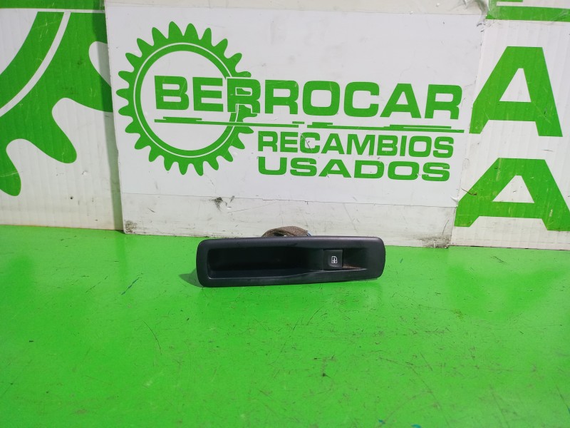 Recambio de mando elevalunas trasero izquierdo para renault scenic iii xmod bose referencia OEM IAM 829500004R  