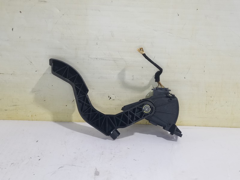 Recambio de pedal acelerador para audi a6 avant (4b5) 2.5 tdi quattro referencia OEM IAM 8D1721523F  