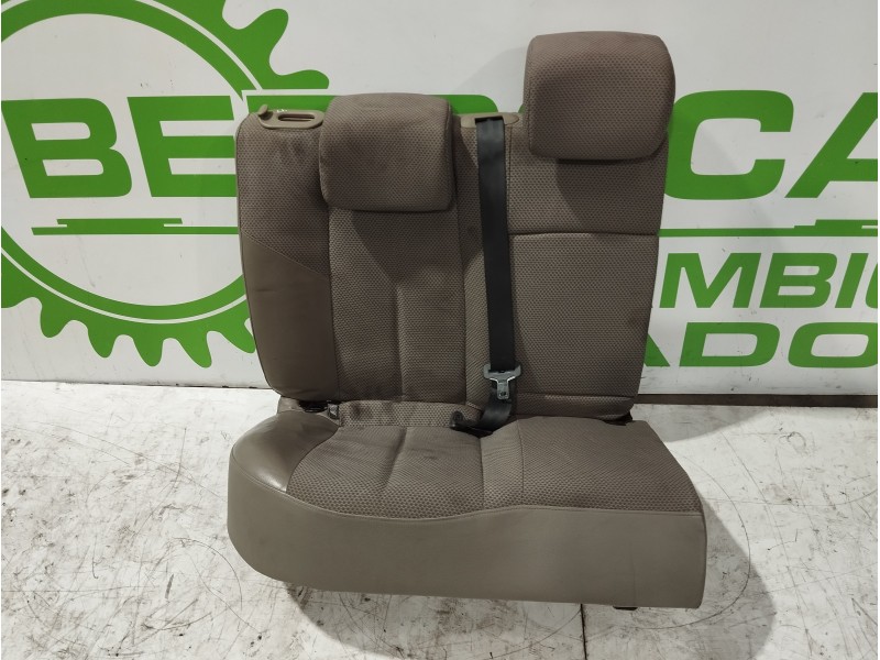 Recambio de asientos trasero derecho para renault megane ii familiar 1.9 dci diesel referencia OEM IAM 7701054832  