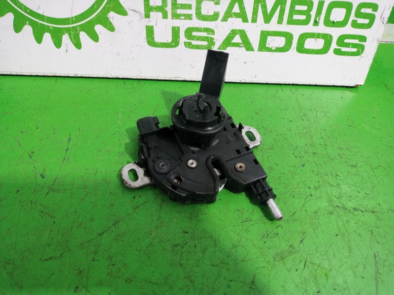 Recambio de cerradura capo para ford focus berlina (cap) 1.6 16v cat referencia OEM IAM 3M5116700BB  