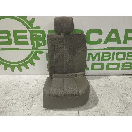 Recambio de asientos trasero izquierdo para renault megane ii familiar 1.9 dci diesel referencia OEM IAM 7701054831  