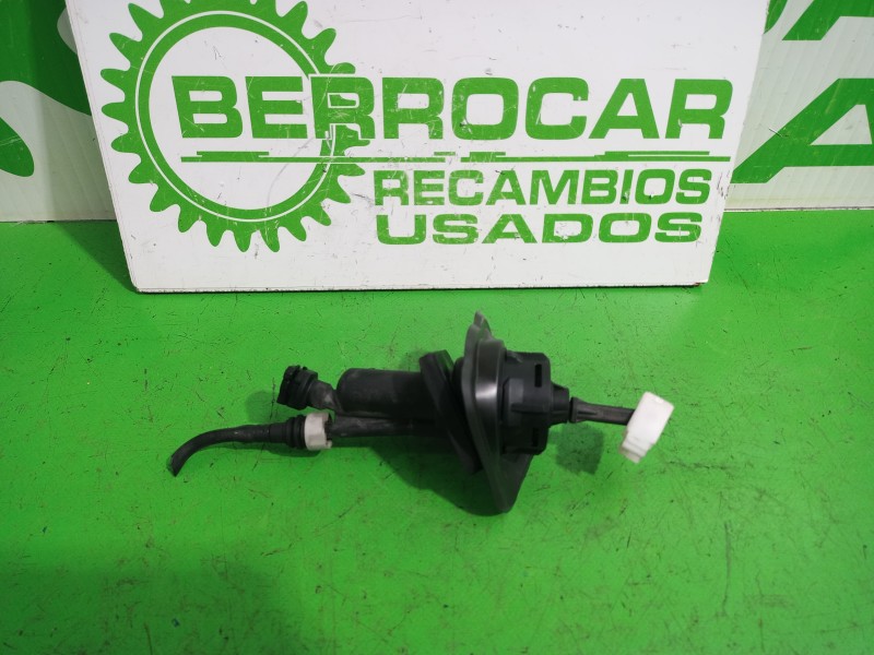 Recambio de bombin embrague para ford focus berlina (cap) 1.6 16v cat referencia OEM IAM 3M517A543AE  