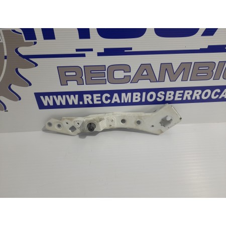 Recambio de soporte faro izquierdo para renault megane iii sport tourer 1.2 16v referencia OEM IAM 6251206E  