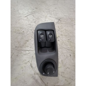 MANDO ELEVALUNAS DELANTERO IZQUIERDO 7700838101 