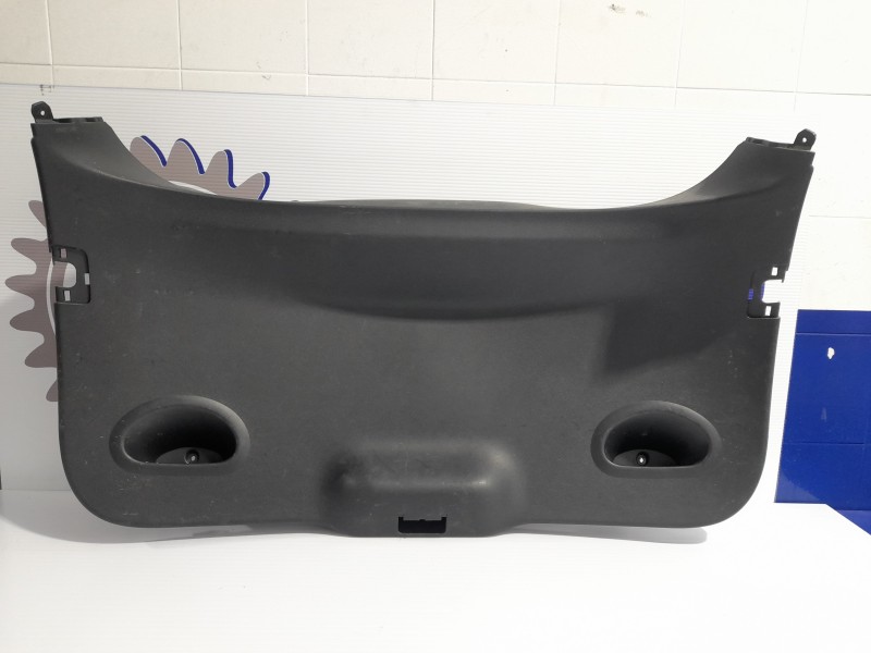 Recambio de guarnecido porton trasero para renault megane iii sport tourer 1.2 16v referencia OEM IAM 909020012R  