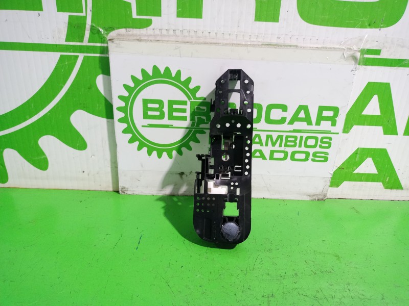 Recambio de maneta exterior trasera izquierda para renault scenic iii xmod bose referencia OEM IAM 806070032R  