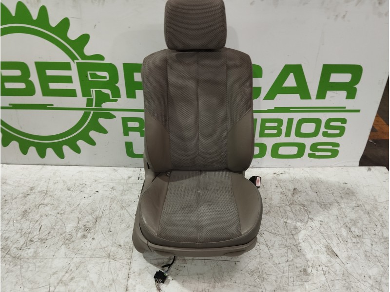 Recambio de asiento delantero derecho para renault megane ii familiar 1.9 dci diesel referencia OEM IAM 7701054005  