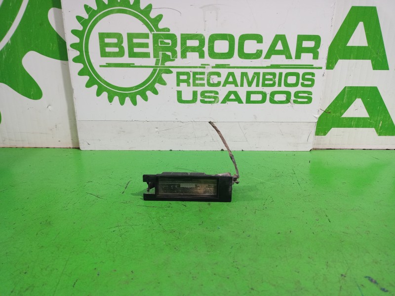 Recambio de piloto matricula para opel astra h berlina elegance referencia OEM IAM 13139990  