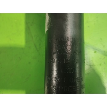 Recambio de amortiguador delantero izquierdo para volkswagen passat berlina (3b3) 1.6 referencia OEM IAM 3B0413031  