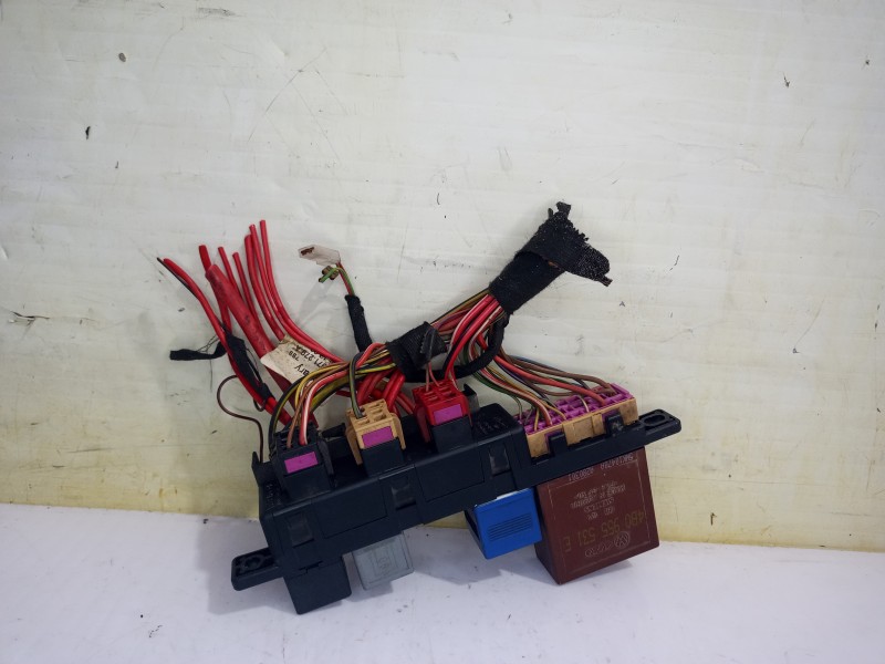 Recambio de caja reles / fusibles para audi a6 avant (4b5) 2.5 tdi quattro referencia OEM IAM 8L0941822A  