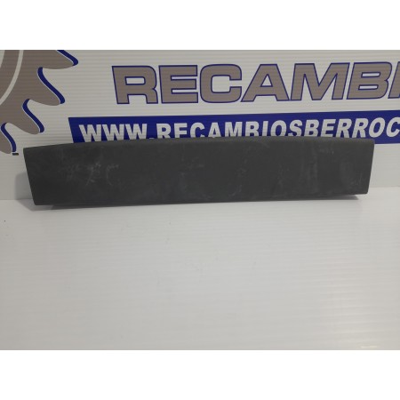 Recambio de moldura interior para renault megane iii sport tourer referencia OEM IAM 909040024R  