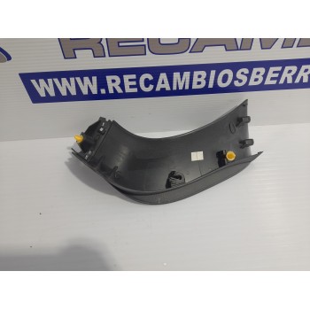 Recambio de moldura interior para renault megane iii sport tourer referencia OEM IAM 909030009R  
