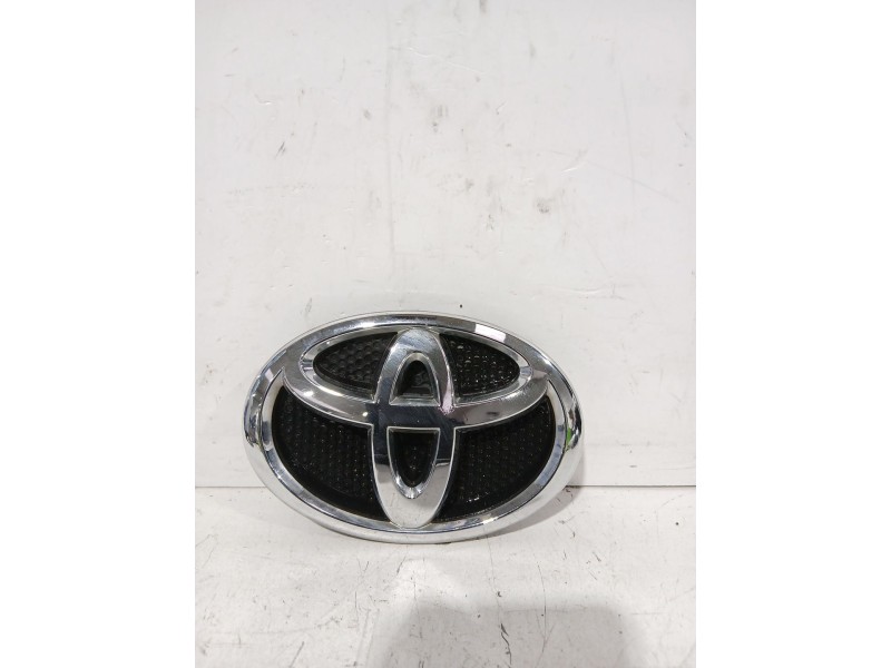 Recambio de emblema para toyota avensis sedán (_t25_) 2.0 d-4d (adt250_) referencia OEM IAM 7530105010  