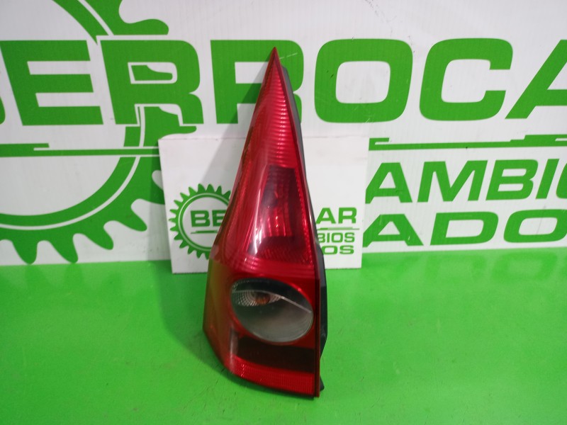 Recambio de piloto trasero izquierdo para renault megane ii familiar 1.9 dci diesel referencia OEM IAM 8200142684  