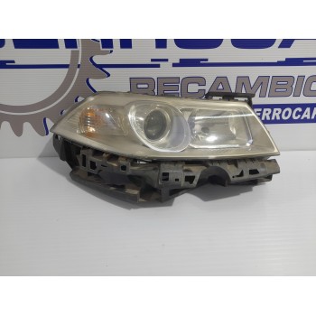 Recambio de faro derecho para renault megane ii familiar 1.5 dci diesel fap referencia OEM IAM 8200412754  