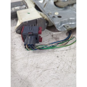 Recambio de elevalunas delantero izquierdo para toyota avensis sedán (_t25_) 2.0 d-4d (adt250_) referencia OEM IAM 6982005050  