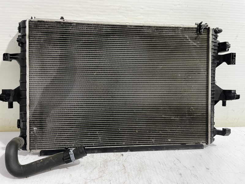 Recambio de radiador agua para volkswagen transporter t6 t6 caravelle trendline referencia OEM IAM 7E0121253C  