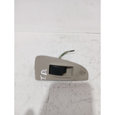 Recambio de mando elevalunas trasero derecho para toyota avensis sedán (_t25_) 2.0 d-4d (adt250_) referencia OEM IAM 7427105020 