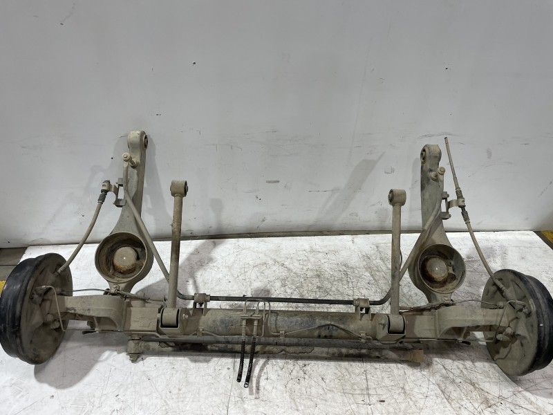 Recambio de puente trasero para kia carnival ii 2.9 crdi lx referencia OEM IAM 0K53B26020D  