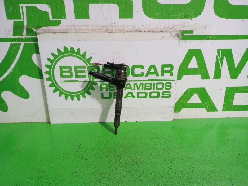 Recambio de inyector para opel astra h berlina elegance referencia OEM IAM 0445110125  