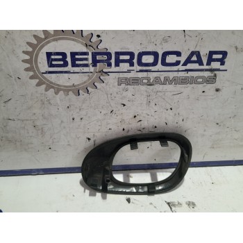Recambio de embellecedor maneta para peugeot 206 berlina 1.9 diesel referencia OEM IAM 9628405077  