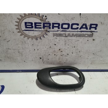 Recambio de embellecedor maneta para peugeot 206 berlina 1.9 diesel referencia OEM IAM 9628405077  