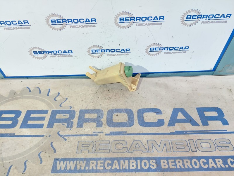Recambio de deposito servo para volkswagen passat berlina (3b2) 1.9 tdi referencia OEM IAM 8D0422373  