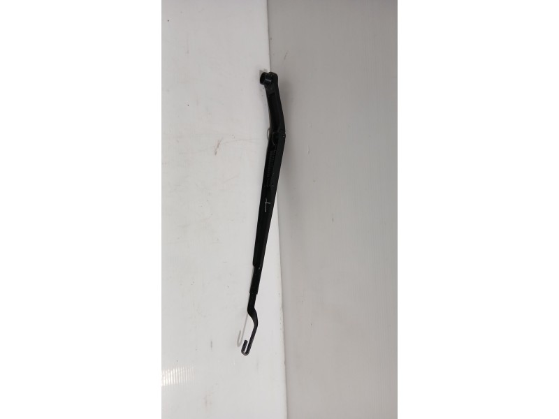 Recambio de brazo limpia delantero izquierdo para kia ceed (cd) 1.0 t-gdi referencia OEM IAM 98311J7000  