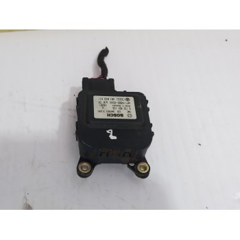 Recambio de motor apertura trampillas climatizador para audi a6 avant (4b5) 2.5 tdi quattro referencia OEM IAM 4B1820511  