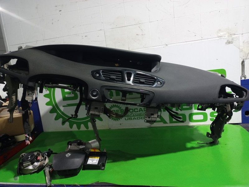 Recambio de kit airbag para renault scenic iii xmod bose referencia OEM IAM 681005962R  