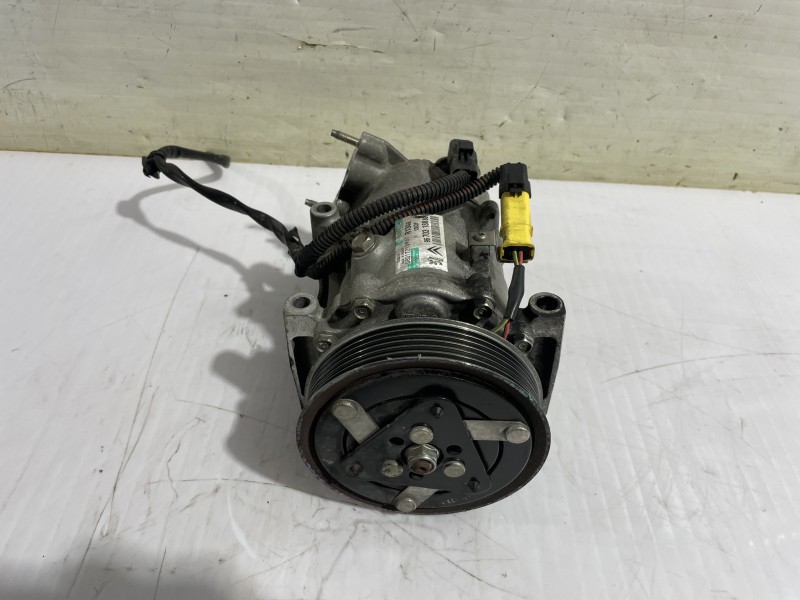 Recambio de compresor aire acondicionado para peugeot 207 confort referencia OEM IAM 9670318880  