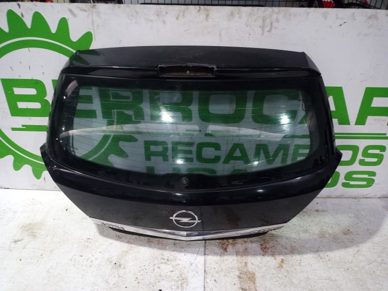 Recambio de porton trasero para opel astra h berlina elegance referencia OEM IAM 126127 (CRISTAL DE REGALO)  