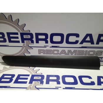 Recambio de moldura lateral para citroën berlingo station wagon referencia OEM IAM 9681645377  