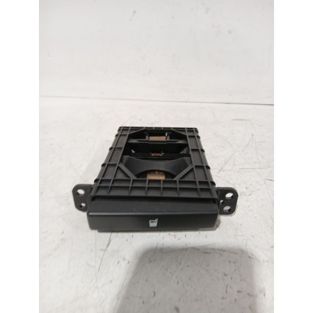 Recambio de posavasos para toyota avensis sedán (_t25_) 2.0 d-4d (adt250_) referencia OEM IAM MT3509  