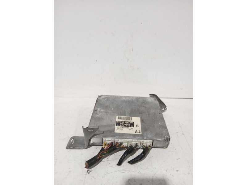 Recambio de centralita motor uce para toyota avensis sedán (_t25_) 2.0 d-4d (adt250_) referencia OEM IAM 8966105A40  