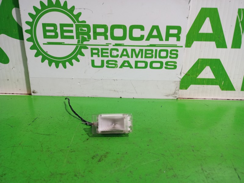 Recambio de luz interior para renault laguna grandtour iii renault laguna iii grandtour referencia OEM IAM 8200418356  