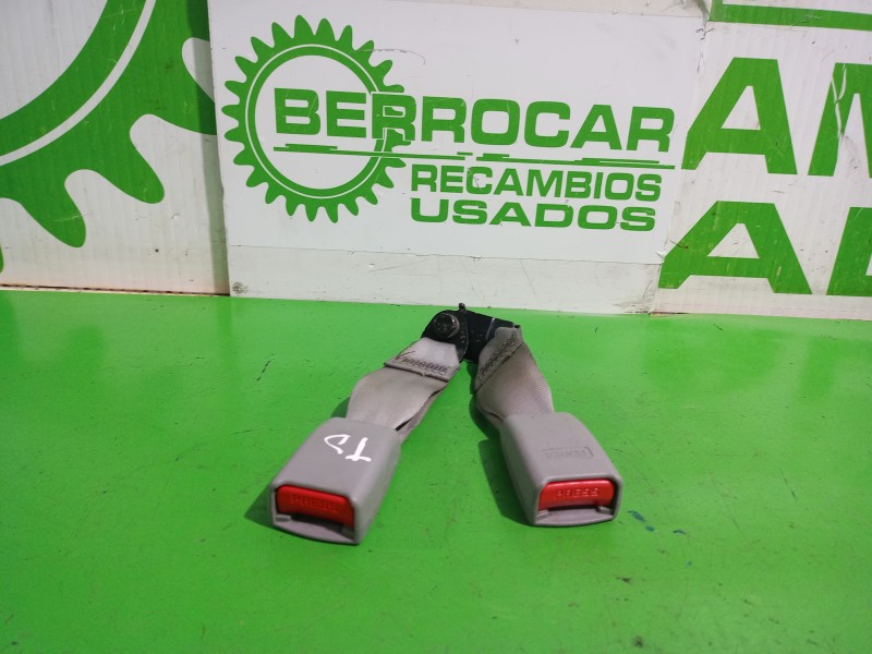 Recambio de enganche cinturon trasero derecho para kia sorento i (jc) 2.5 crdi referencia OEM IAM 898403E200CY  