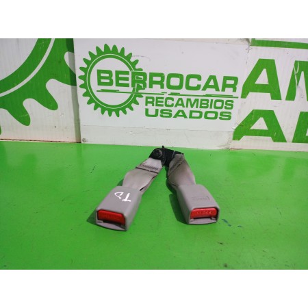 Recambio de enganche cinturon trasero derecho para kia sorento i (jc) 2.5 crdi referencia OEM IAM 898403E200CY  