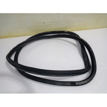 Recambio de goma contorno para audi a6 avant (4b5) 2.5 tdi quattro referencia OEM IAM 4B9833721E  