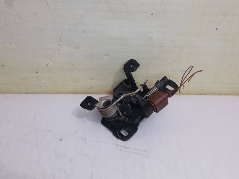 Recambio de cerradura capo para audi a6 avant (4b5) 2.5 tdi quattro referencia OEM IAM 4B0823509  