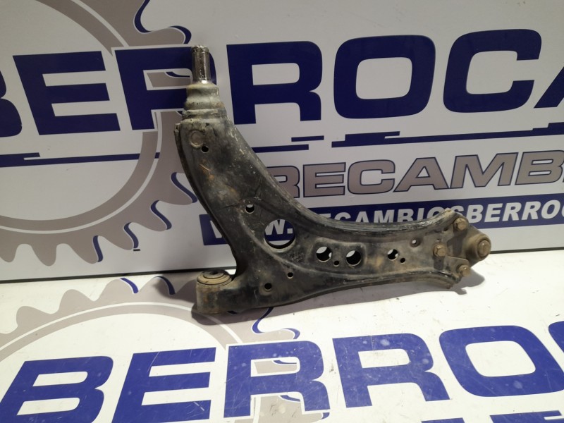 Recambio de brazo suspension inferior delantero derecho para volkswagen polo (9n1) 1.2 referencia OEM IAM 6004071570  