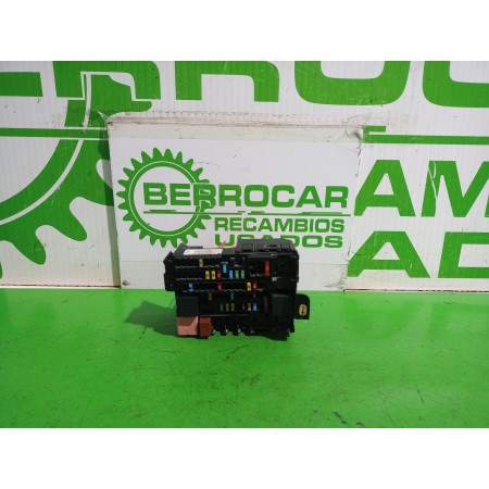 Recambio de caja reles / fusibles para renault laguna grandtour iii renault laguna iii grandtour referencia OEM IAM 8200393836  