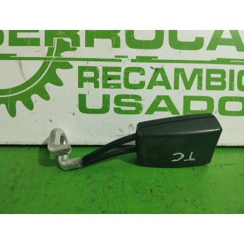 Recambio de enganche cinturon para volkswagen passat berlina (3b3) 1.6 referencia OEM IAM 3B0857740  