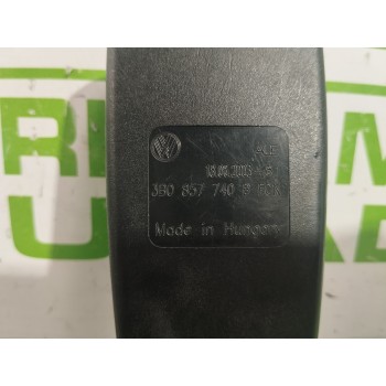 Recambio de enganche cinturon para volkswagen passat berlina (3b3) 1.6 referencia OEM IAM 3B0857740  