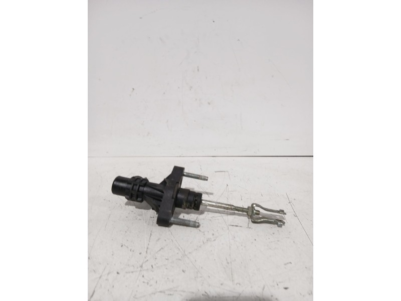 Recambio de bombin embrague para toyota avensis sedán (_t25_) 2.0 d-4d (adt250_) referencia OEM IAM 314200D111  