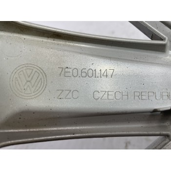 Recambio de tapacubos para volkswagen transporter t6 t6 caravelle trendline referencia OEM IAM 7E0601147  