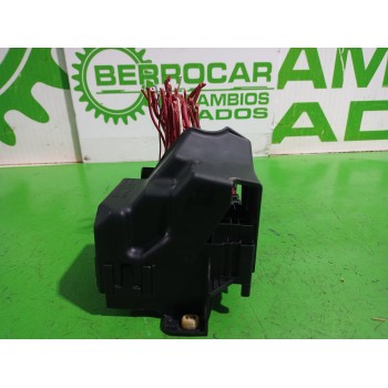 Recambio de caja reles / fusibles para renault laguna grandtour iii renault laguna iii grandtour referencia OEM IAM 8200393836  