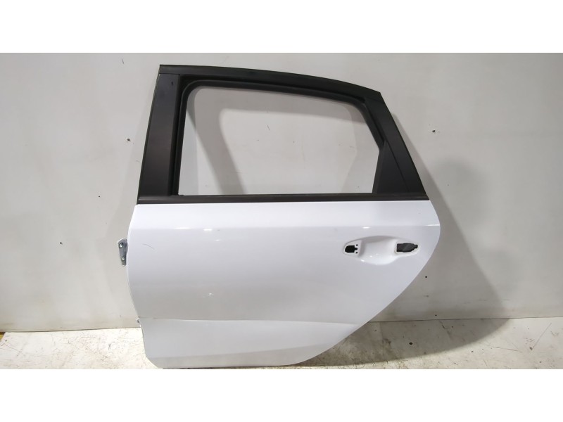 Recambio de puerta trasera izquierda para kia ceed (cd) 1.0 t-gdi referencia OEM IAM 77003J7000  