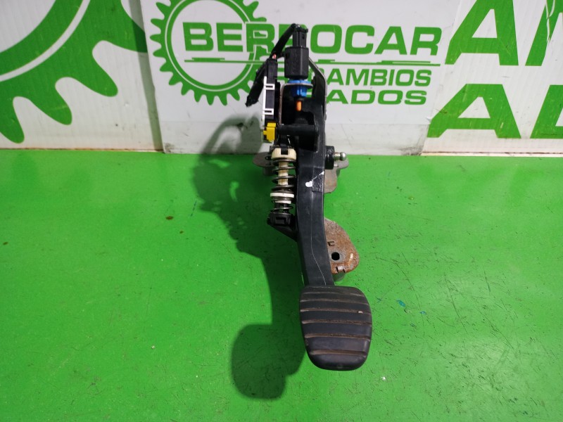 Recambio de pedal embrague para renault scenic iii xmod bose referencia OEM IAM 465030038R  