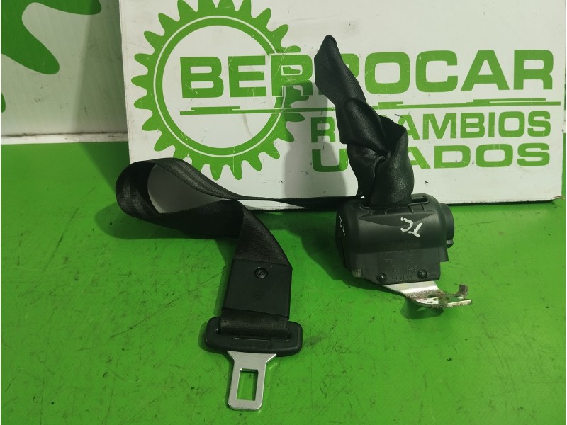 Recambio de cinturon seguridad trasero central para volkswagen passat berlina (3b3) 1.6 referencia OEM IAM 3B0857813  